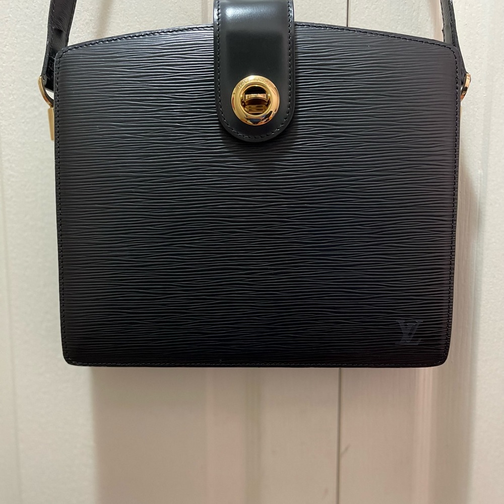 LV capucines